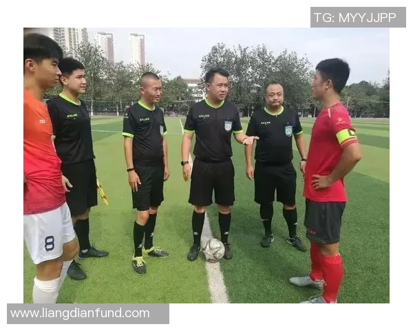 足球边裁规则详解与实战应用指南助你成为裁判高手